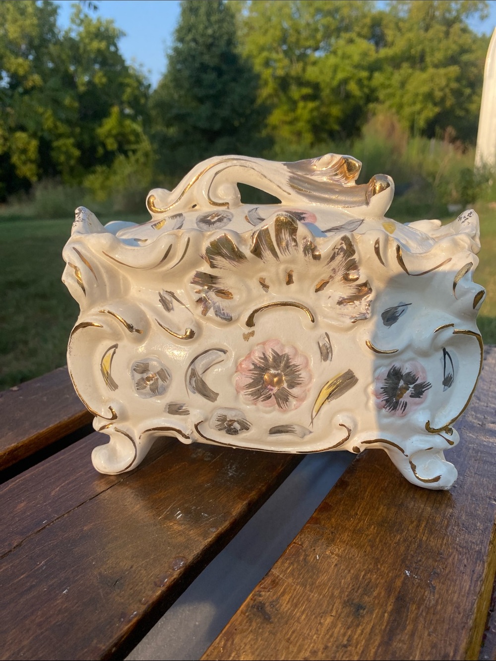 VTG Japan Hand-Painted Vanity Trinket Box Floral Embossed Gold Gilt Accents 70s